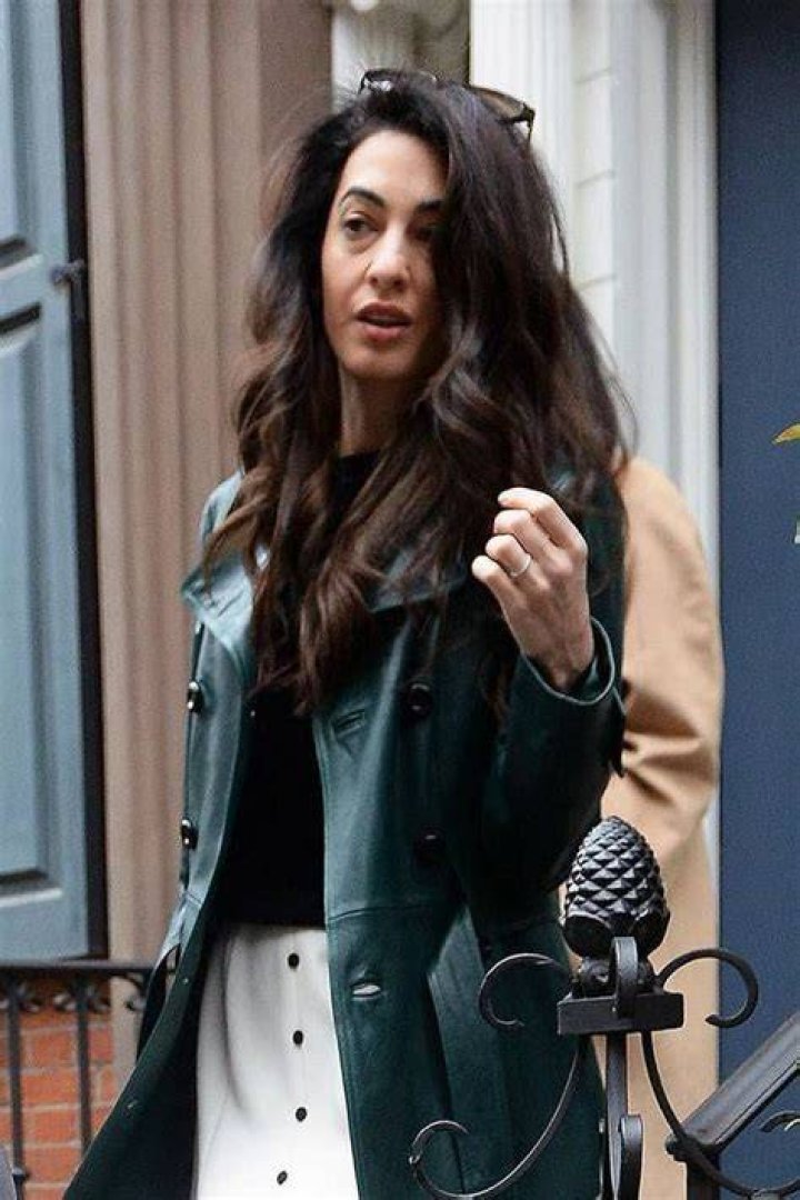 Amal Clooney Ungeschminkt: The Natural Side of a Global Icon